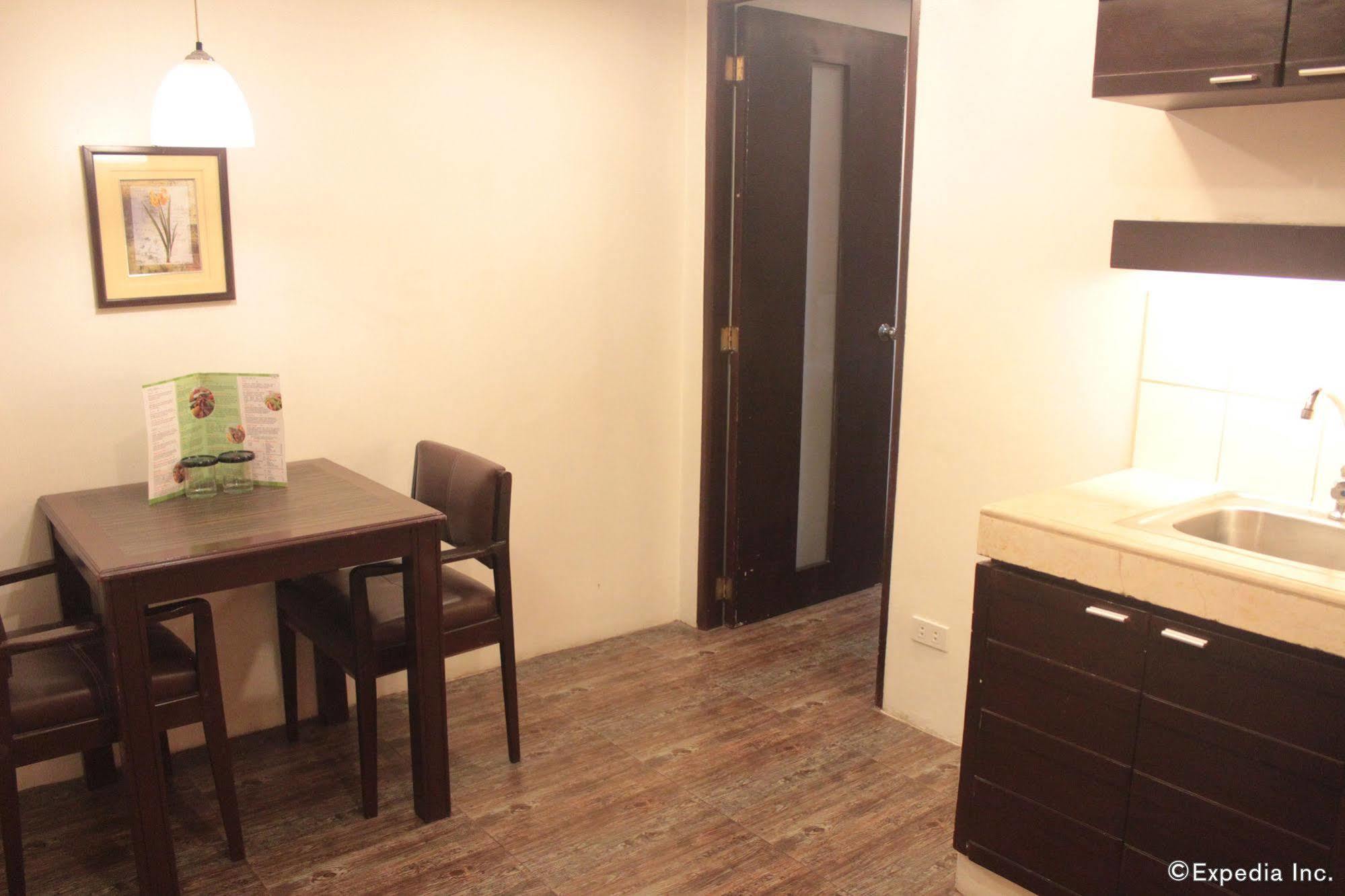Acl Suites Quezon City Εξωτερικό φωτογραφία